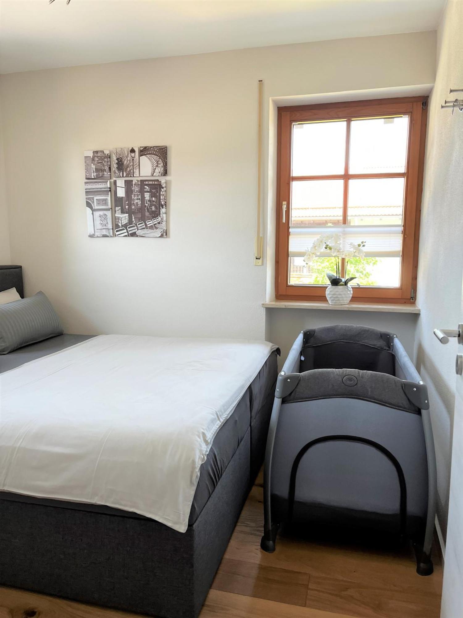 Apartment Wohlfuehlplatzl - Urgemuetlich & Ruhig Vogtareuth Ngoại thất bức ảnh
