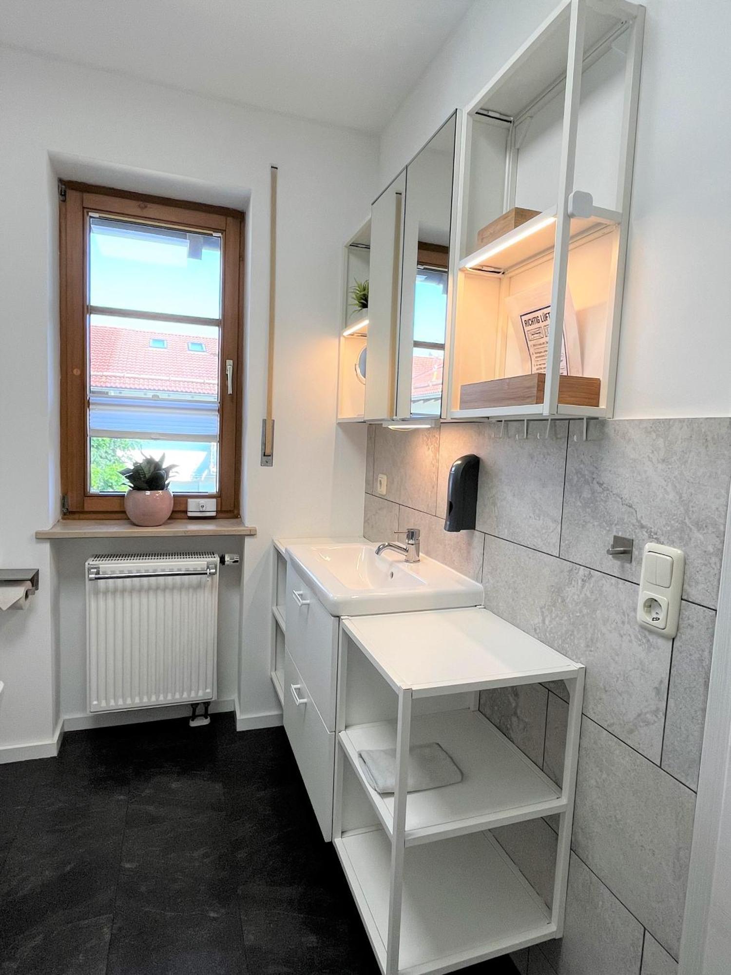 Apartment Wohlfuehlplatzl - Urgemuetlich & Ruhig Vogtareuth Ngoại thất bức ảnh