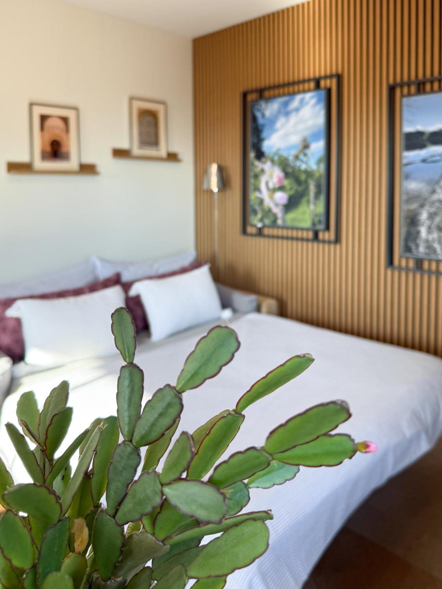 Apartment Wohlfuehlplatzl - Urgemuetlich & Ruhig Vogtareuth Ngoại thất bức ảnh