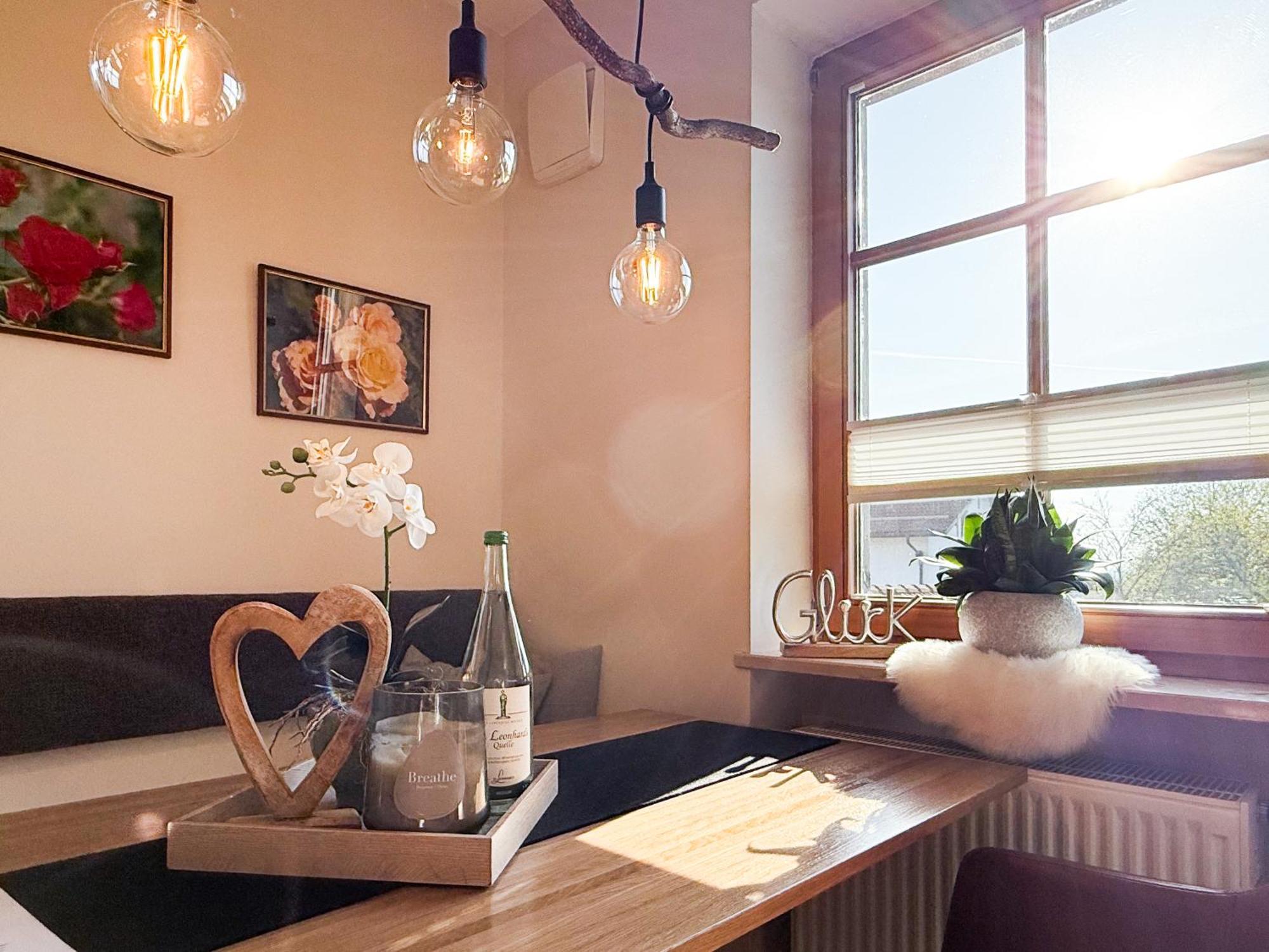Apartment Wohlfuehlplatzl - Urgemuetlich & Ruhig Vogtareuth Ngoại thất bức ảnh