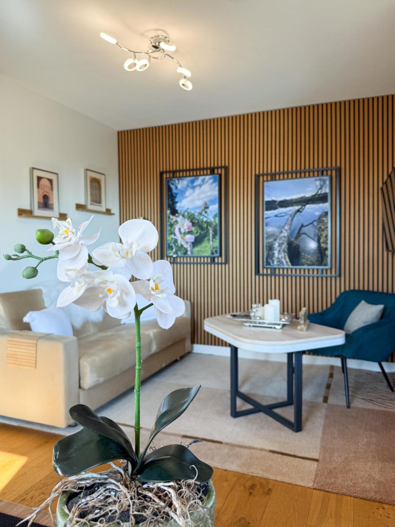Apartment Wohlfuehlplatzl - Urgemuetlich & Ruhig Vogtareuth Ngoại thất bức ảnh