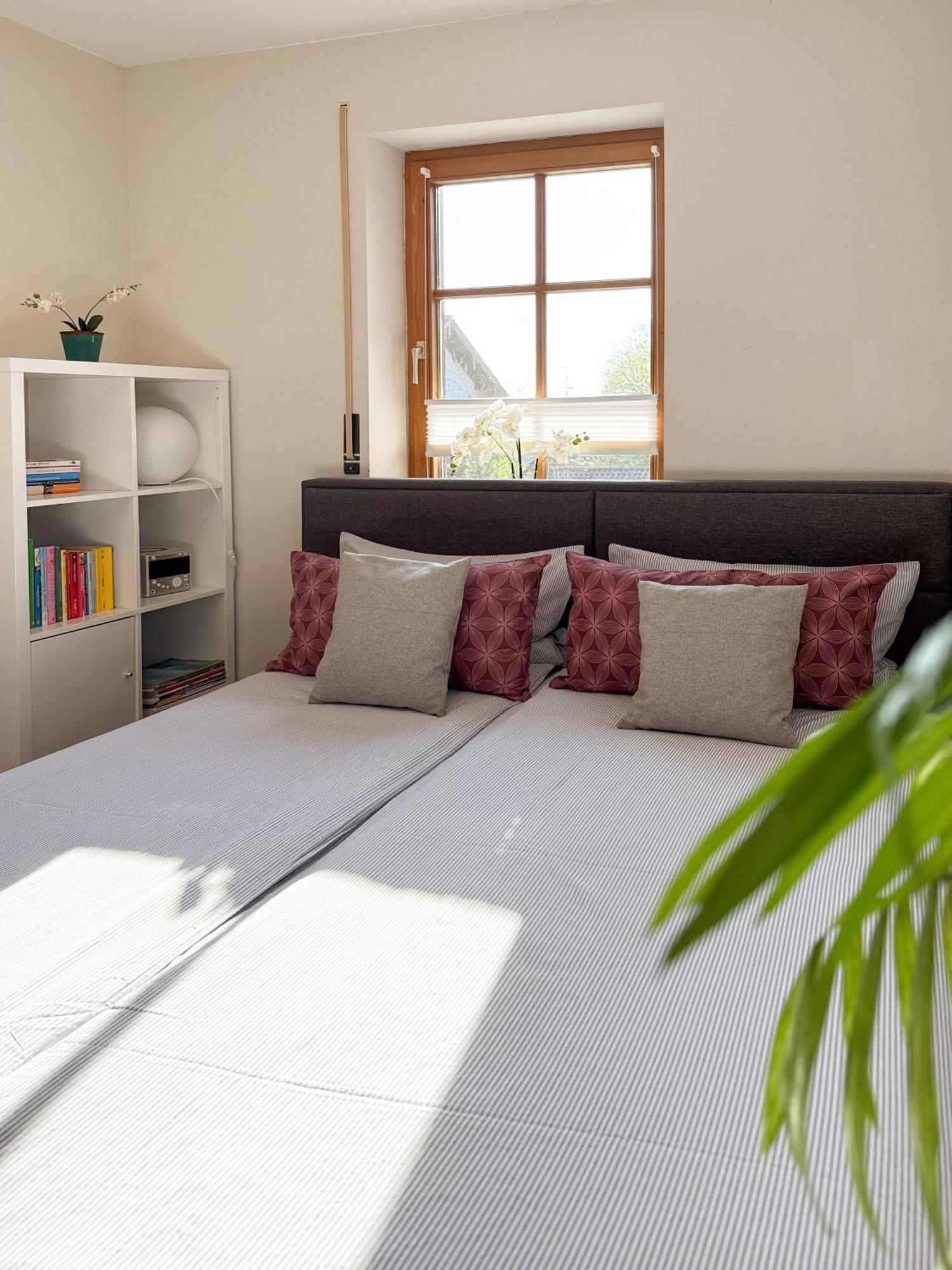 Apartment Wohlfuehlplatzl - Urgemuetlich & Ruhig Vogtareuth Ngoại thất bức ảnh